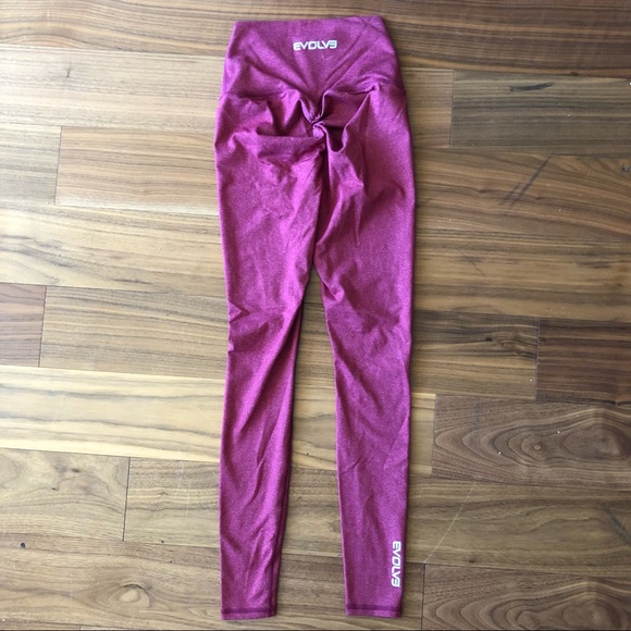 NWOT Evolve Apparel Super Scrunch Crimson Red Leggings - Picture 7 of 10